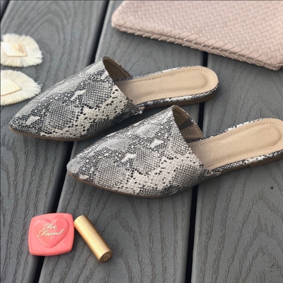 New Snakeskin Vegan Leather Mules & Flats Size 8.5 - Picture 4 of 4